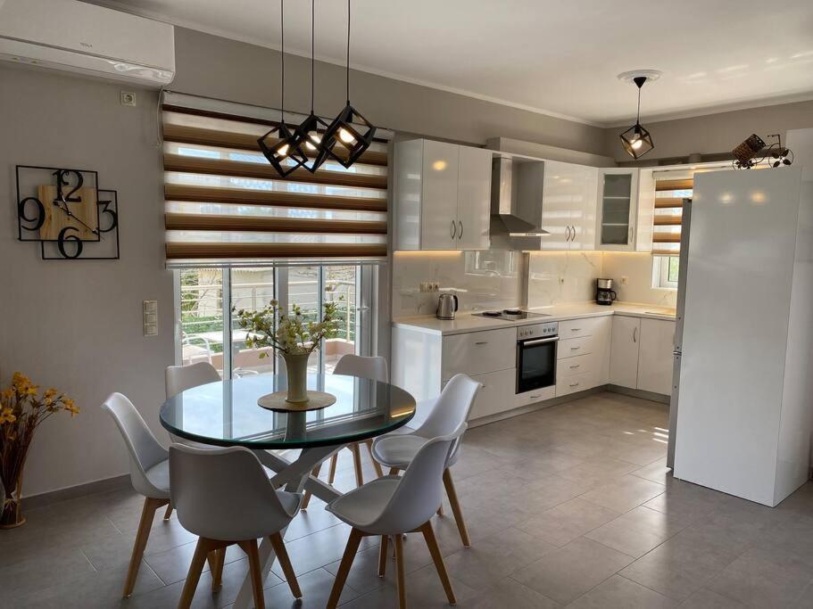 Keskos Luxury Villa อาร์เตมีดา ภายนอก รูปภาพ